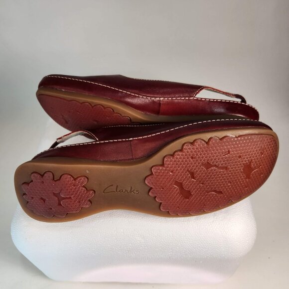 Clarks, sling-back, Sz 7 burgundy leather slip-ons, Pre-owned - Picture 6 of 7